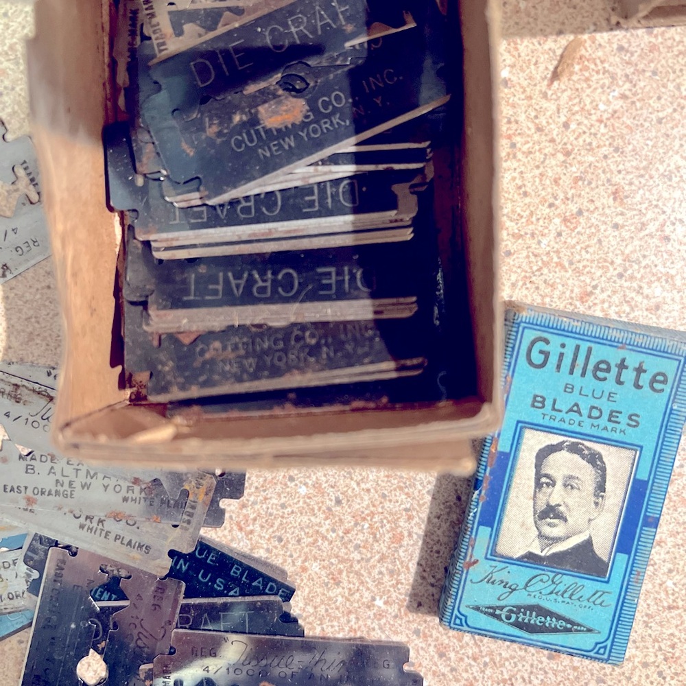 RARE 😾 Vintage 🎙️antique🪒 Collectors Gillette Razor Blades In Original Packaging
